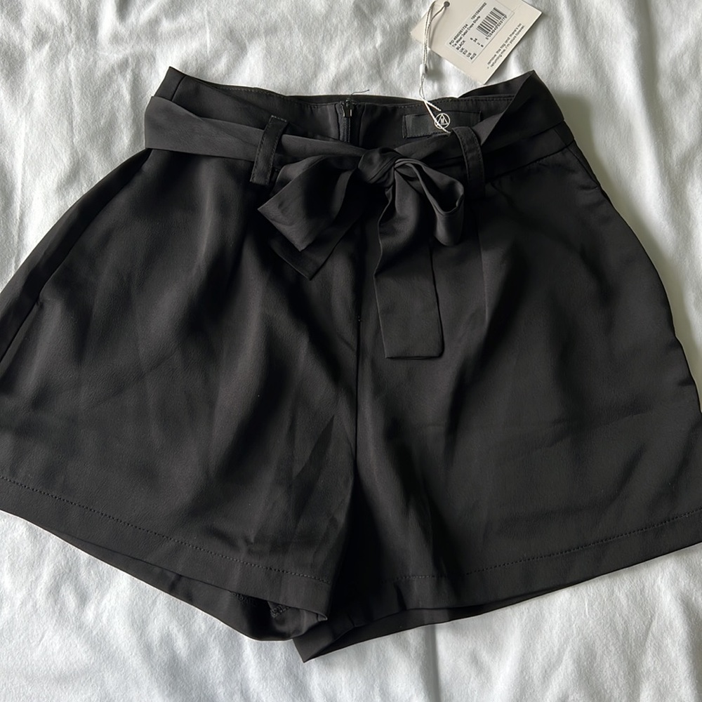 Missguided Black Tie Waist Crepe Shorts